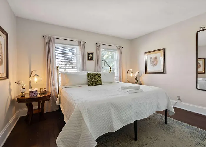 Holiday home Osu 3Br Home, Office, Sleeps 6