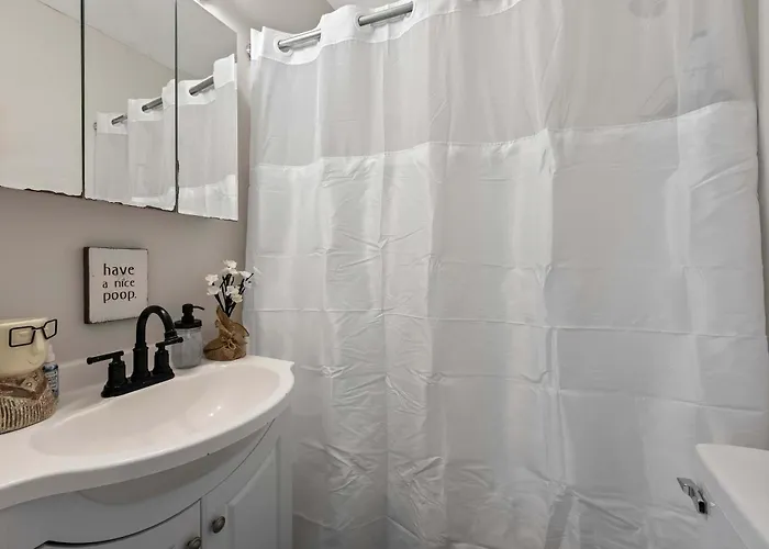 Holiday home Osu 3Br Home, Office, Sleeps 6